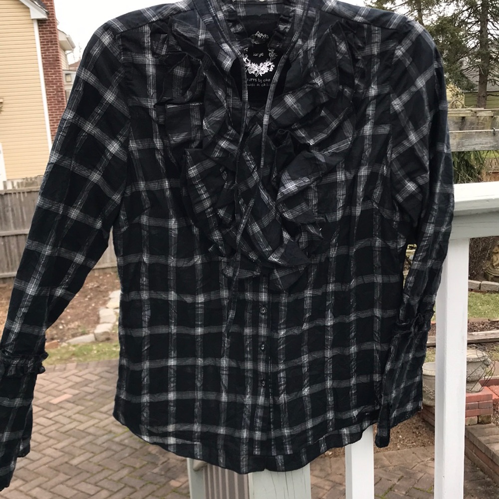 Cino Black/Gray Ruffle Neckline Blouse NWOT